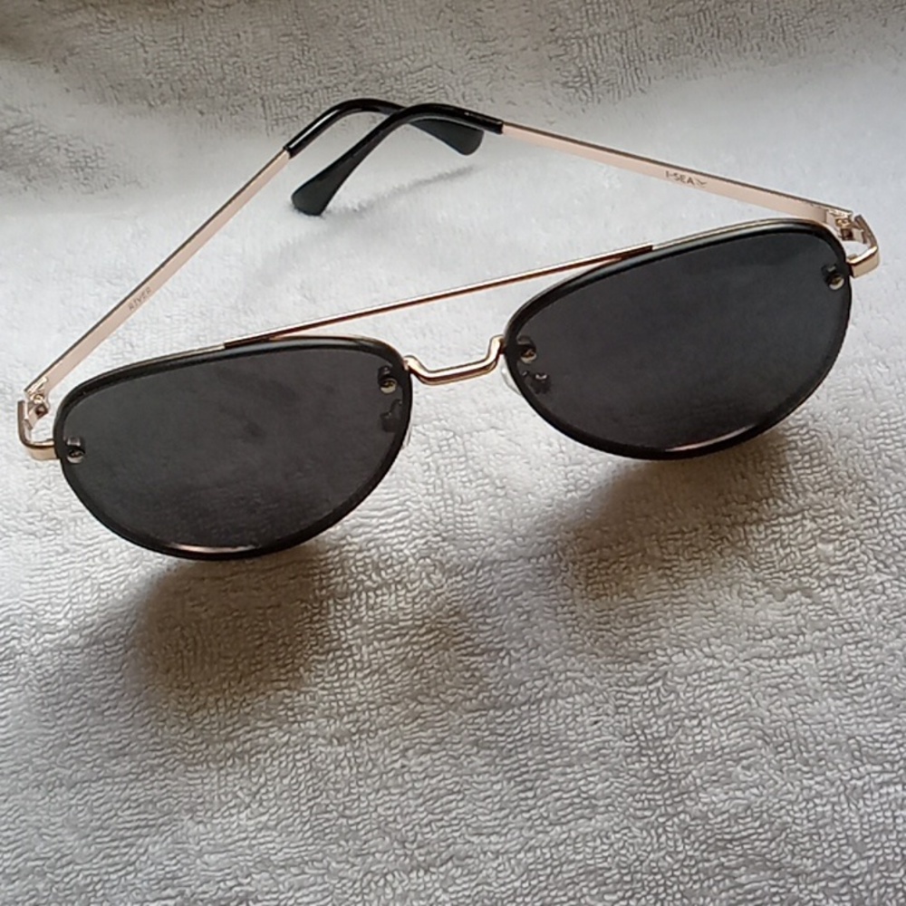 Cool Sunnies I- Sea River Brand Classic Aviator Style